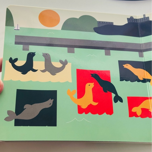 Hello World San Francisco A Book of Numbers Baby Board Book - Picture 6 of 8